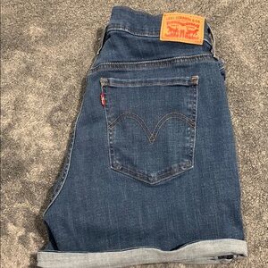 Levi's Dark Blue Distressed Denim Jean Shorts. Mid Length‎ 32